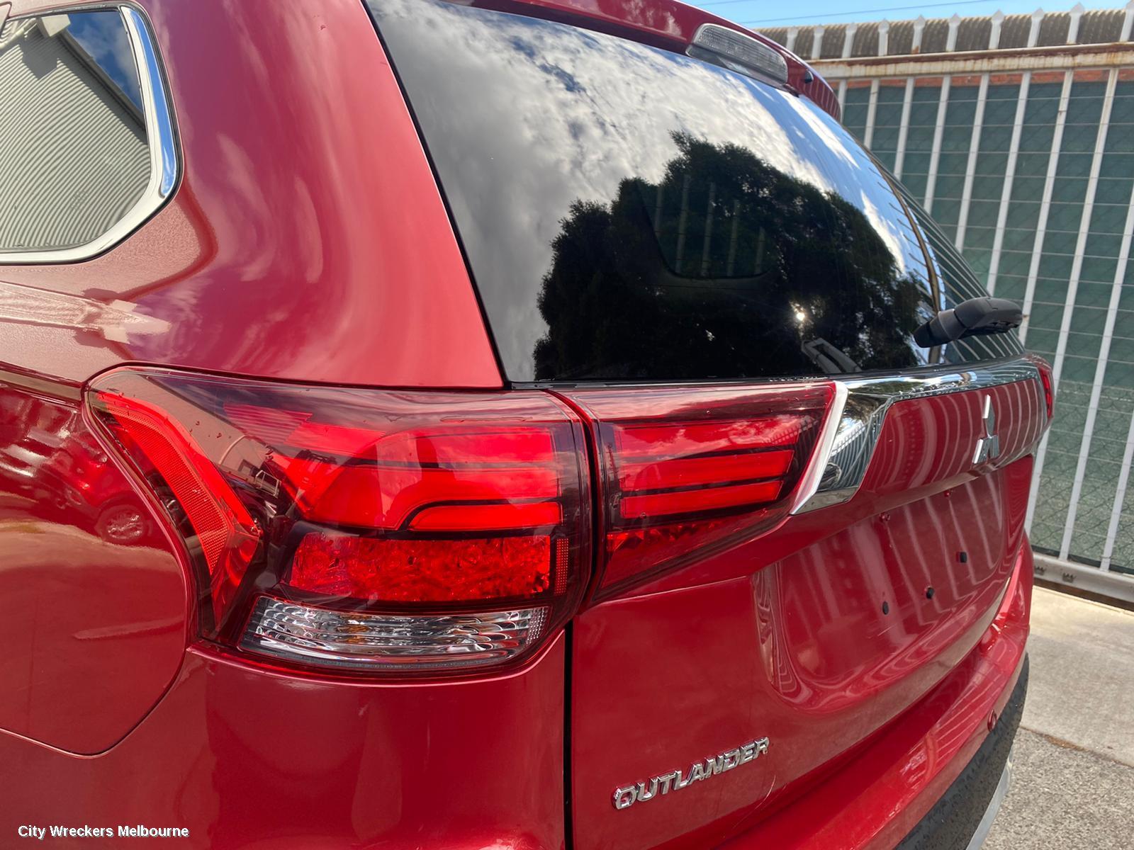 MITSUBISHI OUTLANDER LEFT FRONT DOOR WINDOW, ZJ-ZL, 10/2012 ONWARDS