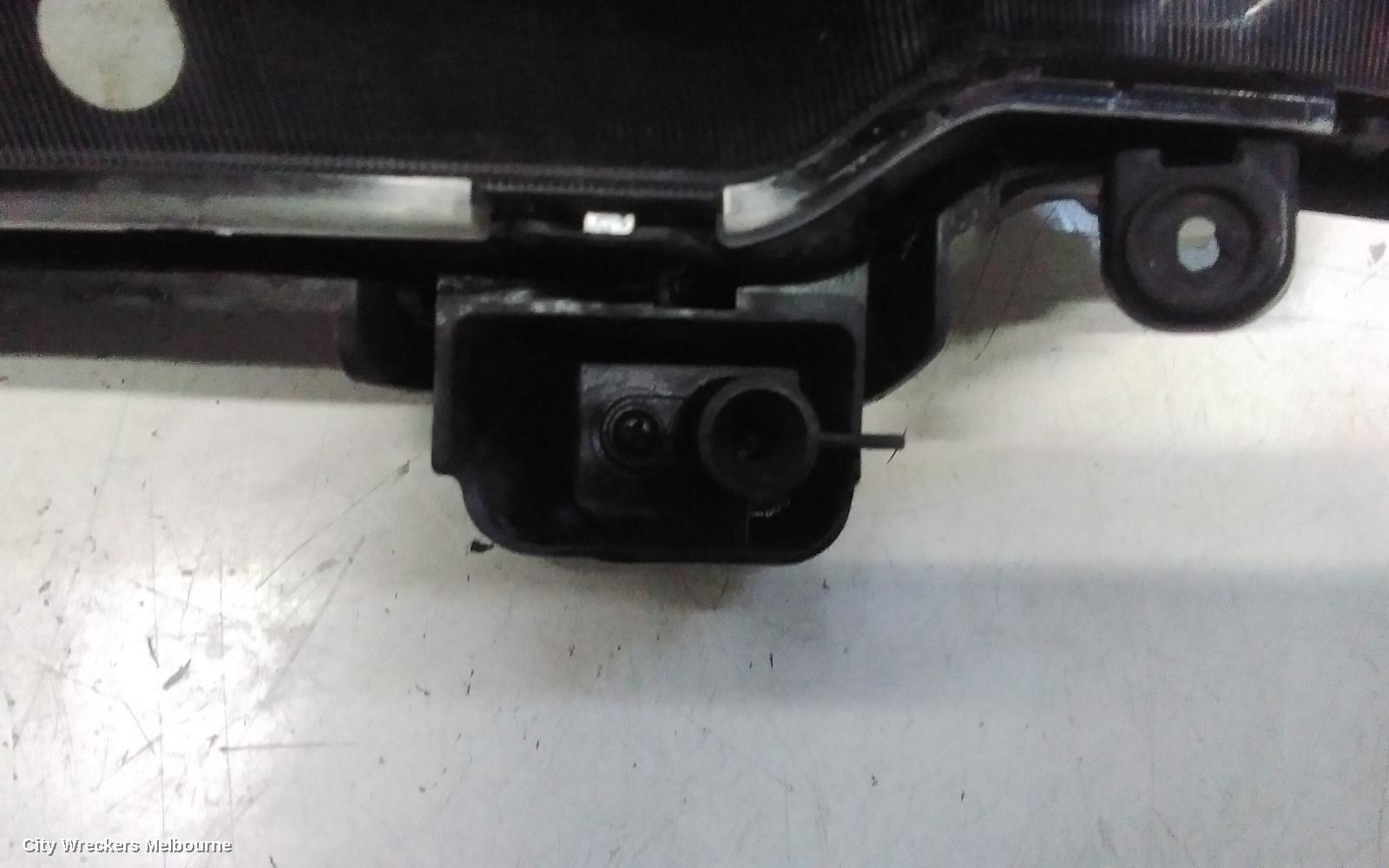 HYUNDAI GENESIS LEFT INDICATOR/FOG/SIDE, BUMPER FOGLAMP, DH, 11/2014 - 01/2018