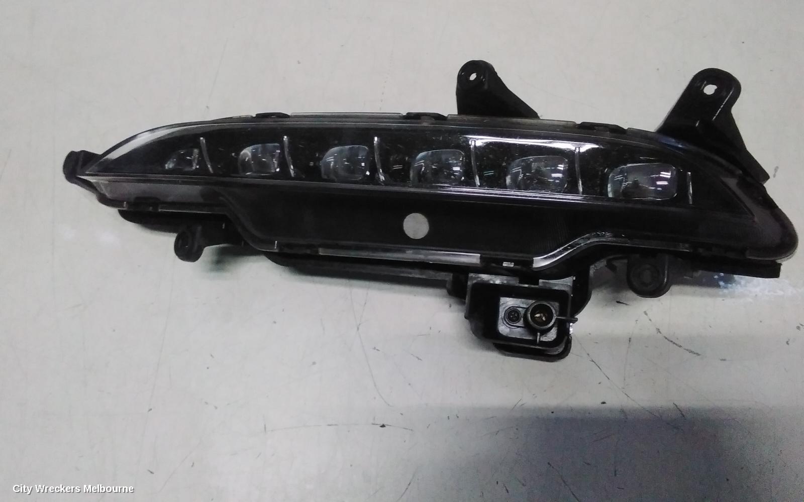 HYUNDAI GENESIS LEFT INDICATOR/FOG/SIDE, BUMPER FOGLAMP, DH, 11/2014 - 01/2018