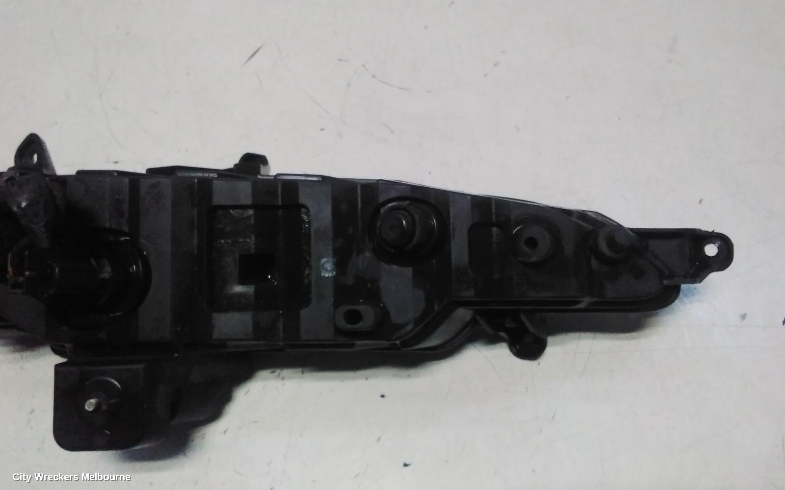 HYUNDAI GENESIS LEFT INDICATOR/FOG/SIDE, BUMPER FOGLAMP, DH, 11/2014 - 01/2018