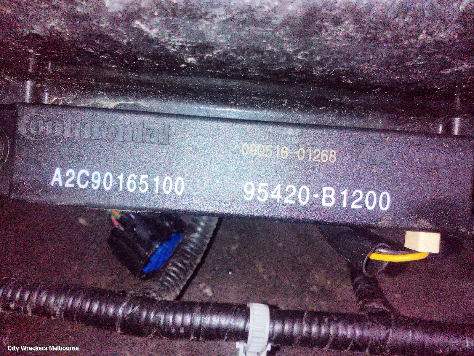 HYUNDAI GENESIS R/BAR BRACKET/REINFO, REINFORCEMENT, DH, 11/2014 - 01/2018