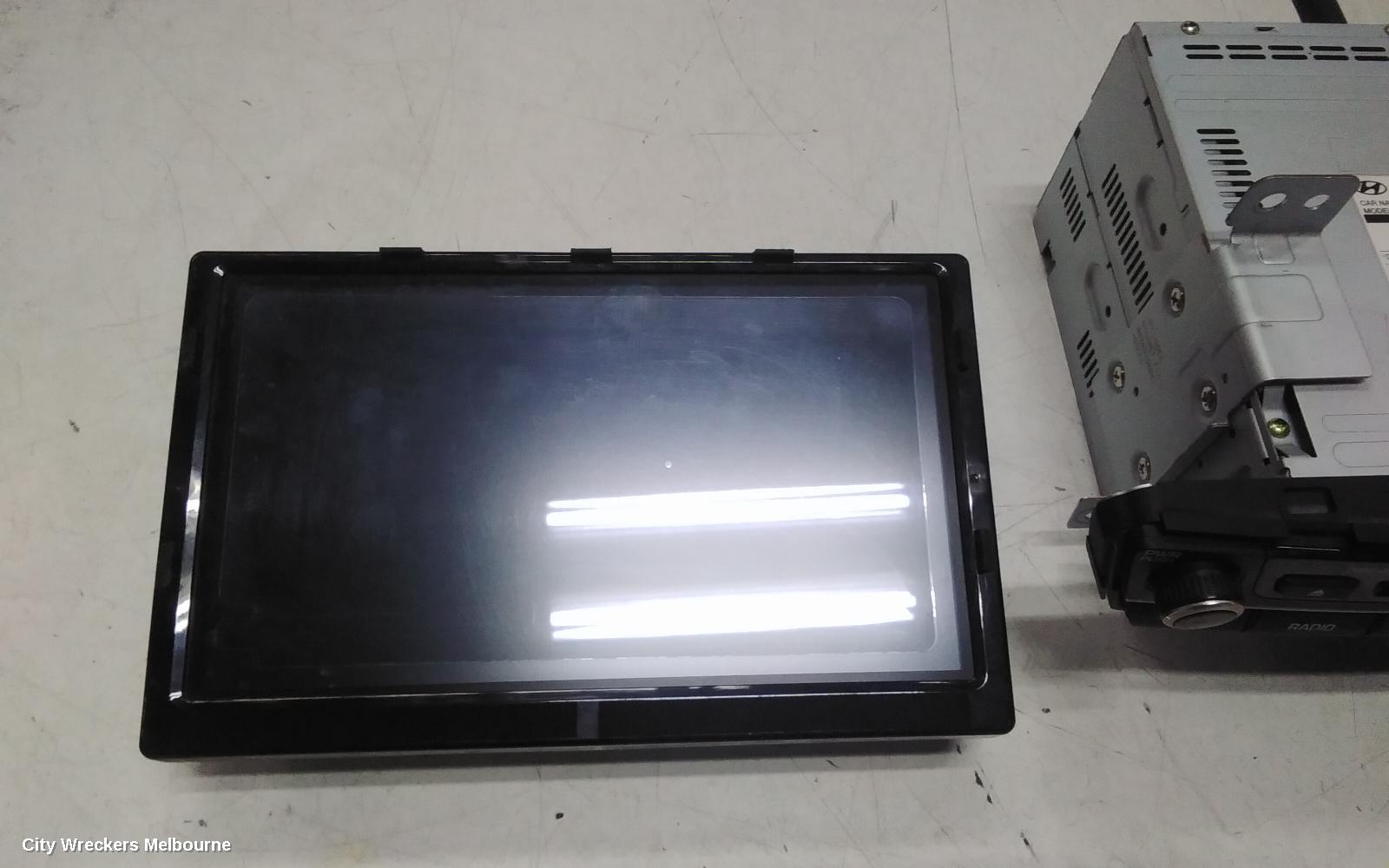 HYUNDAI GENESIS RADIO/CD/DVD/SAT/TV, DISPLAY UNIT, 9.2IN TOUCHSCREEN, SAT NAV TYPE, DH, 11/2014 - 01/2018