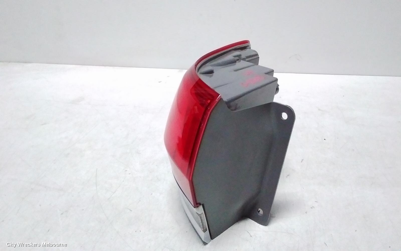 JEEP GRANDCHEROKEE LEFT TAILLIGHT, WK, LAREDO/OVERLAND/LIMITED, W/ CHROME BEZEL, 04/2013 - 02/2022