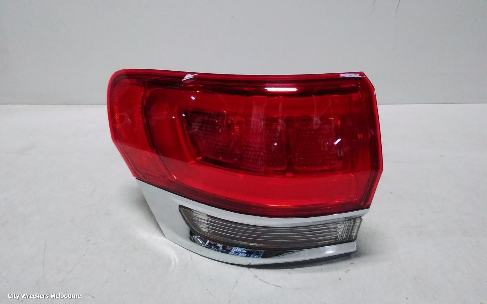 JEEP GRANDCHEROKEE LEFT TAILLIGHT, WK, LAREDO/OVERLAND/LIMITED, W/ CHROME BEZEL, 04/2013 - 02/2022