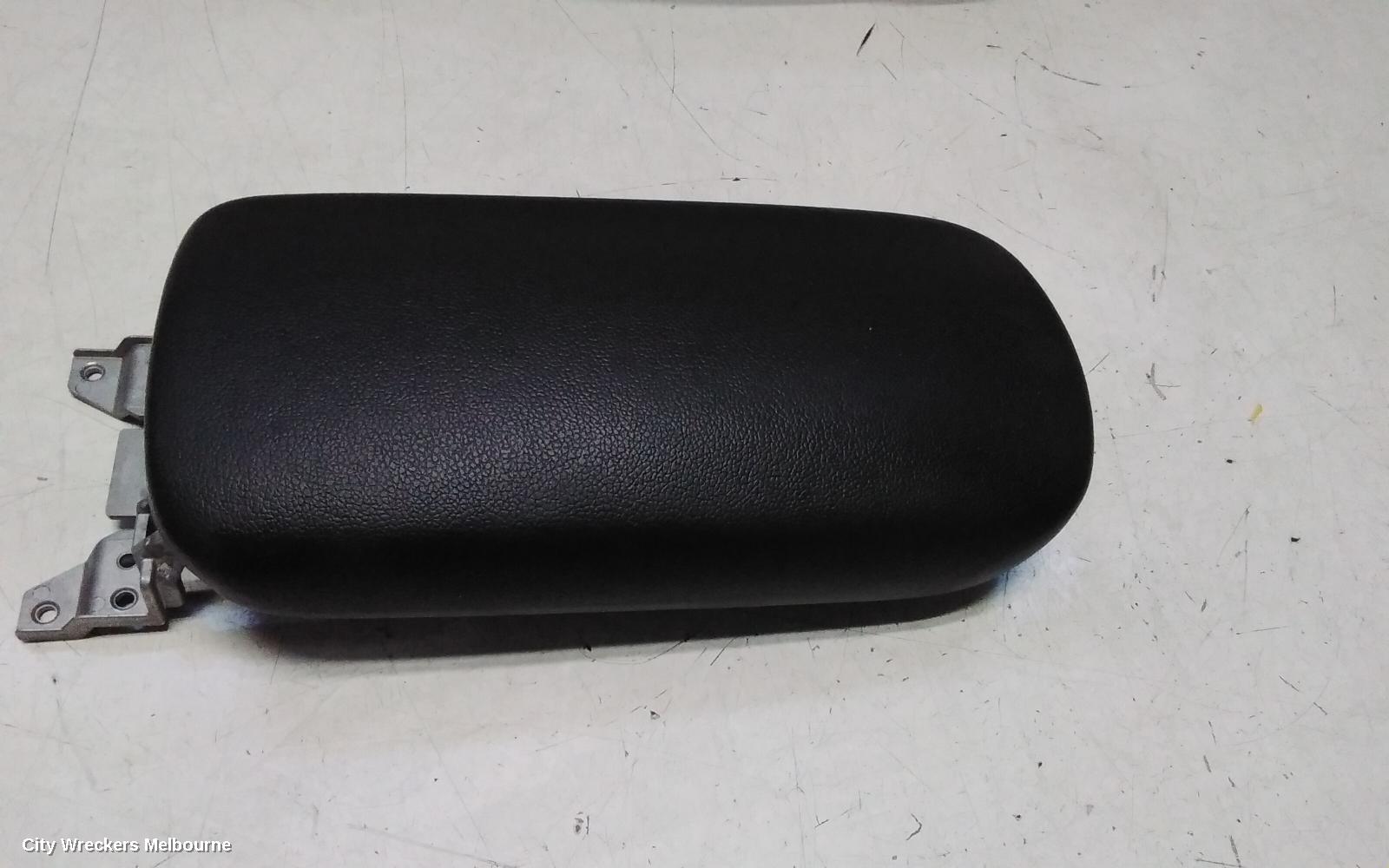 KIA CERATO CONSOLE, CONSOLE LID ONLY, YD, 04/2013 - 05/2018