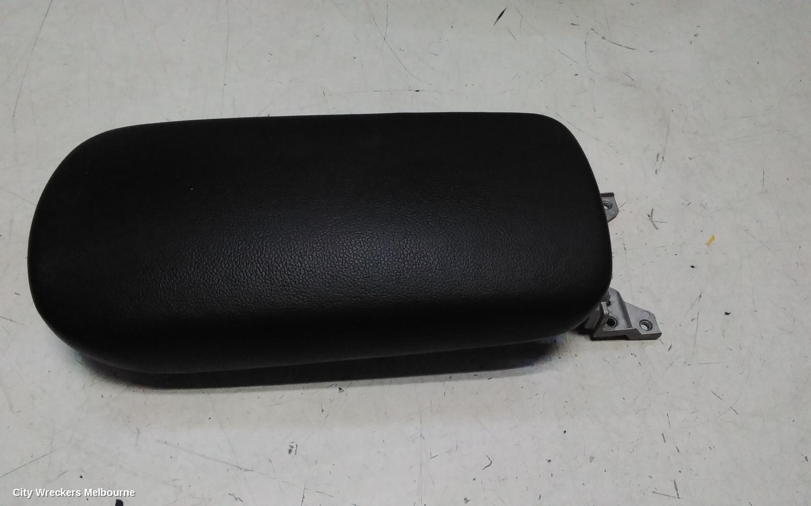 KIA CERATO CONSOLE, CONSOLE LID ONLY, YD, 04/2013 - 05/2018