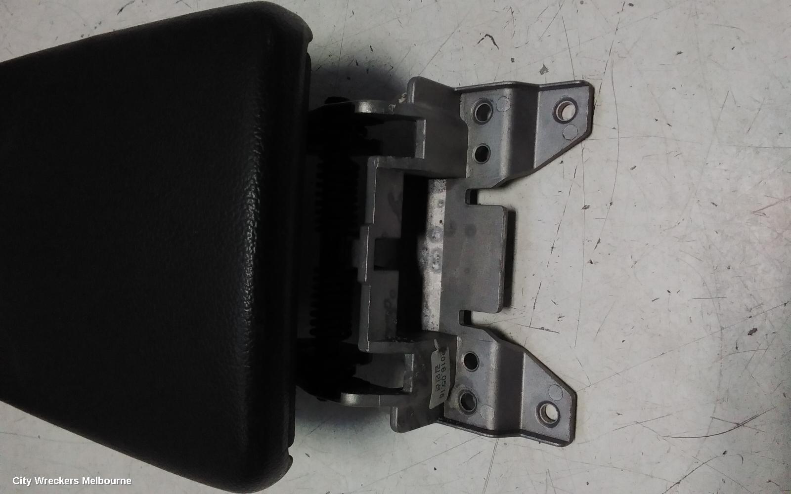 KIA CERATO CONSOLE, CONSOLE LID ONLY, YD, 04/2013 - 05/2018