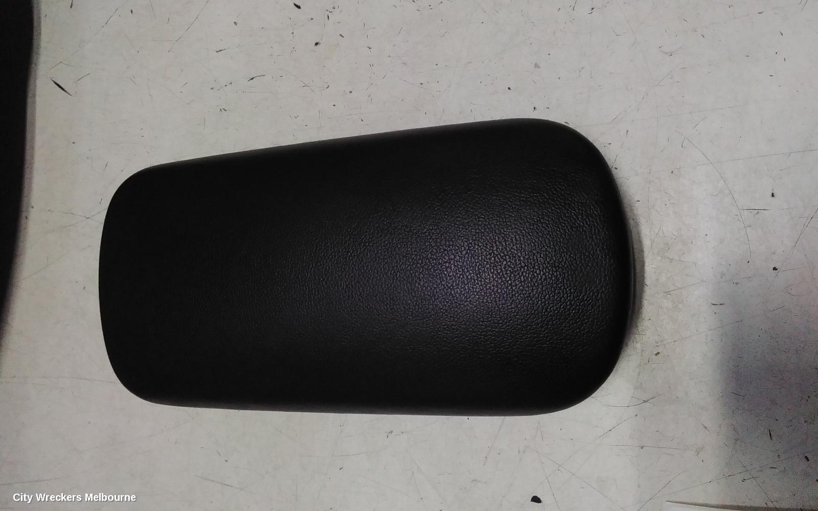 KIA CERATO CONSOLE, CONSOLE LID ONLY, YD, 04/2013 - 05/2018