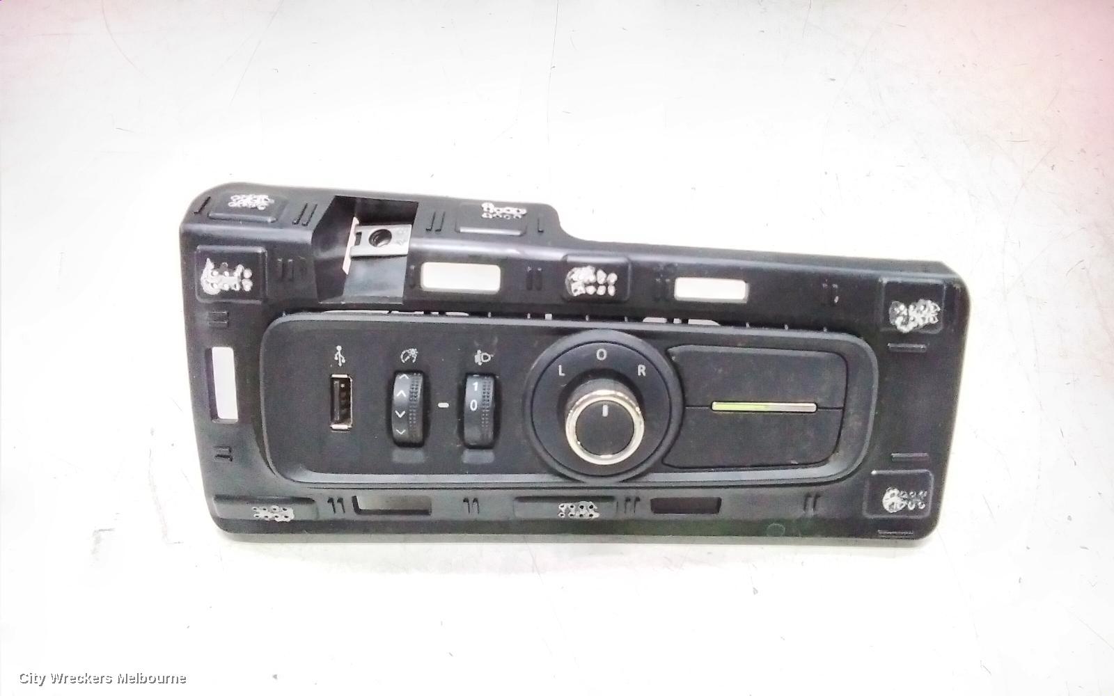 LDV DELIVER 9, DOOR MIRROR SWITCH, 07/2020 ONWARDS