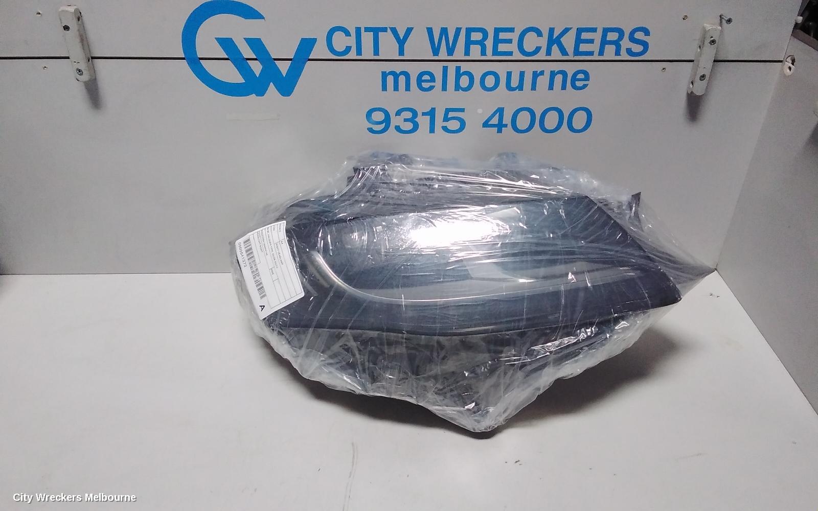 AUDI A4 RIGHT HEADLAMP, B8 8K, HALOGEN TYPE, 02/2008 - 06/2012