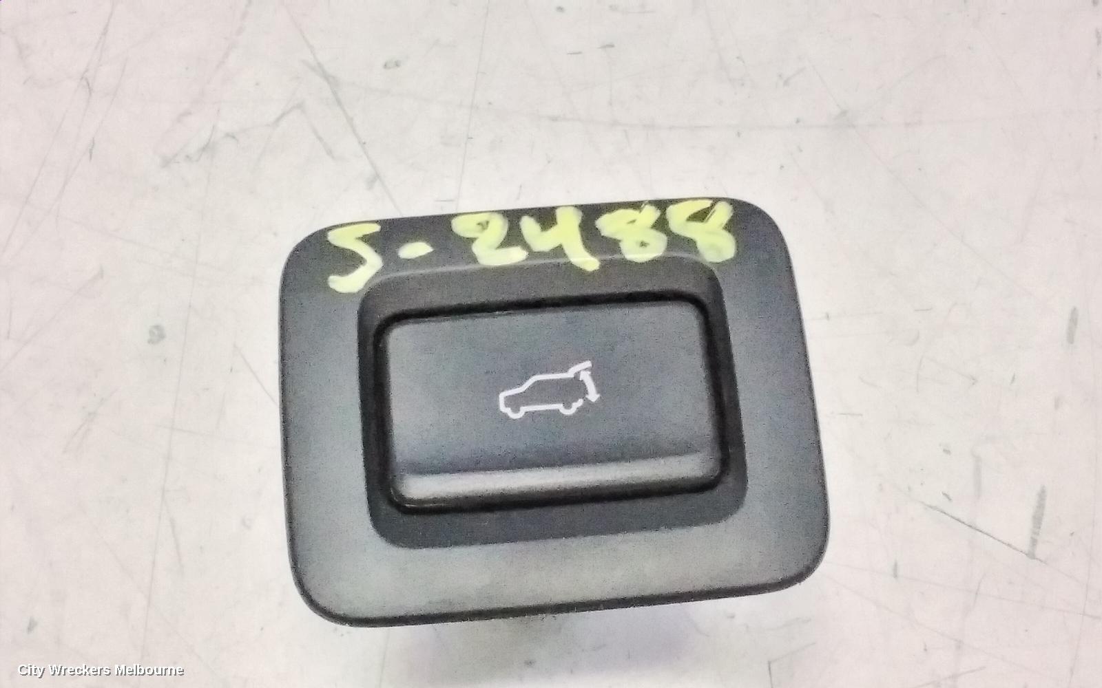 MAZDA CX5, KF, 02/2017 - 03/2026, TAILGATE SWITCH BUTTON: 121389