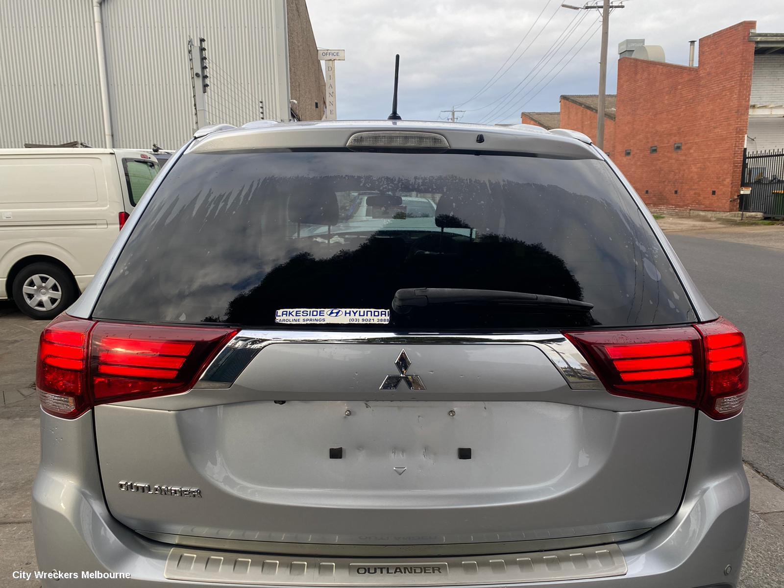 MITSUBISHI OUTLANDER RIGHT GUARD LINER, ZJ-ZL, 03/2014 ONWARDS
