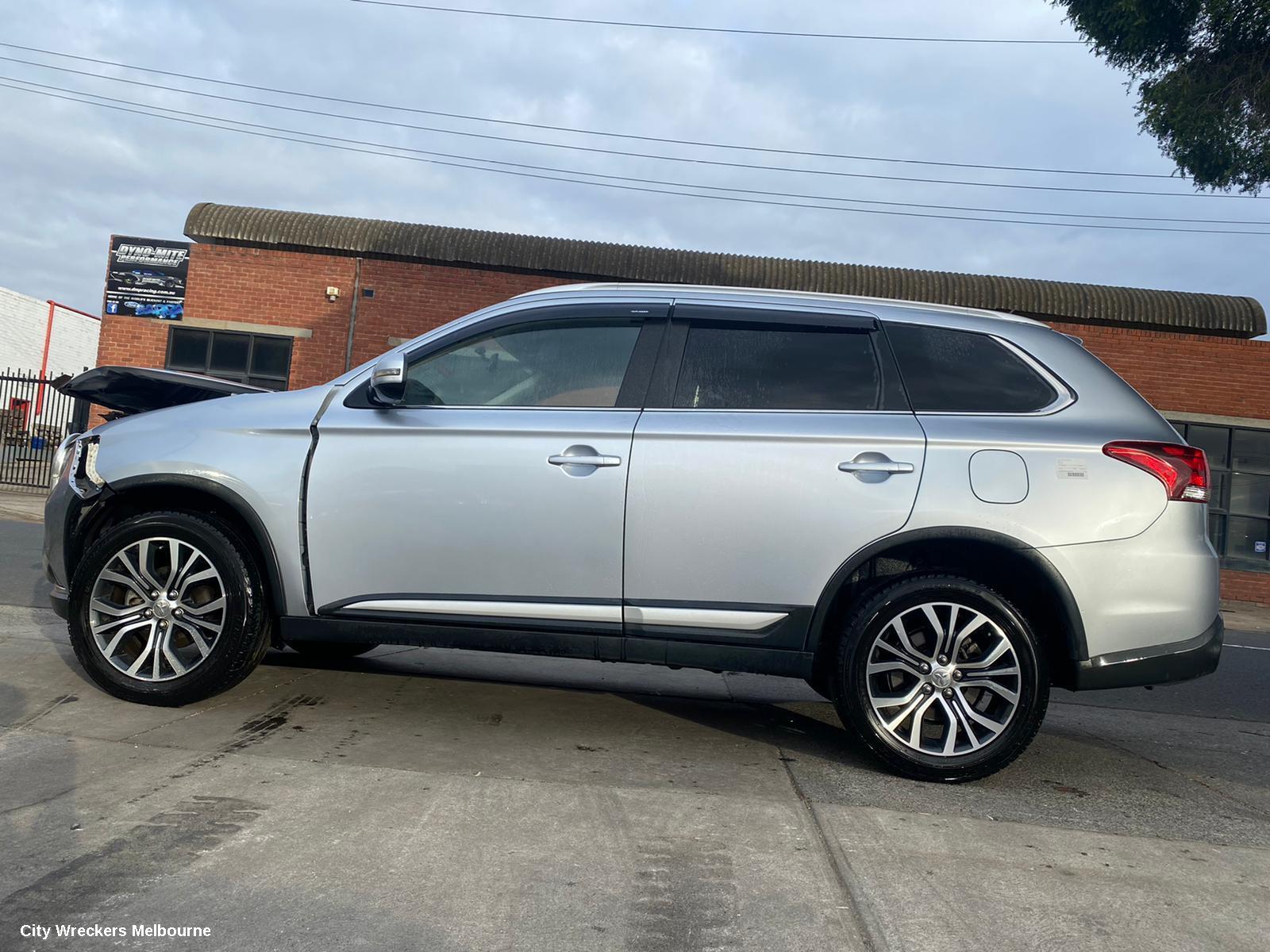 MITSUBISHI OUTLANDER RIGHT GUARD LINER, ZJ-ZL, 03/2014 ONWARDS
