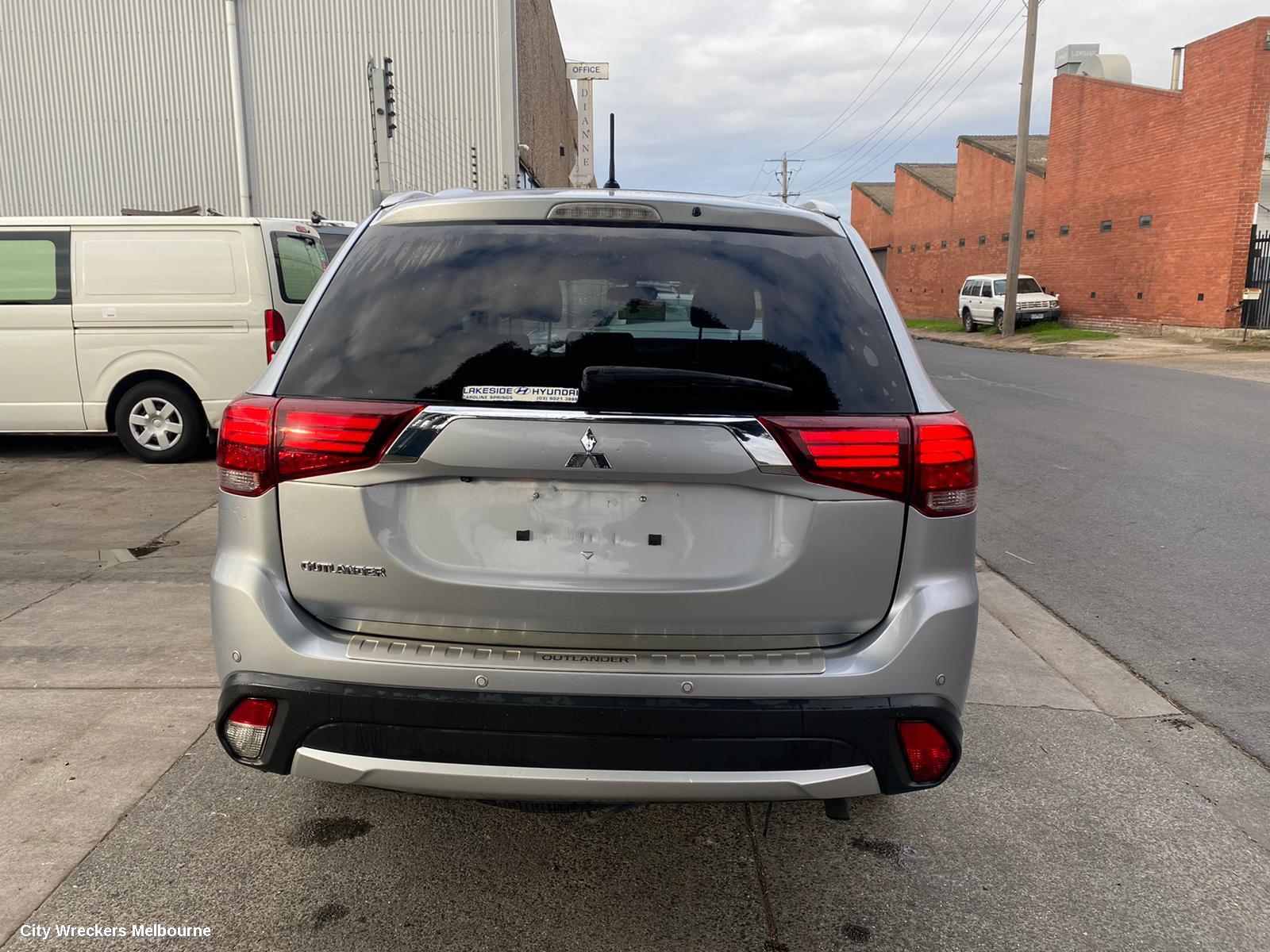 MITSUBISHI OUTLANDER RIGHT GUARD LINER, ZJ-ZL, 03/2014 ONWARDS