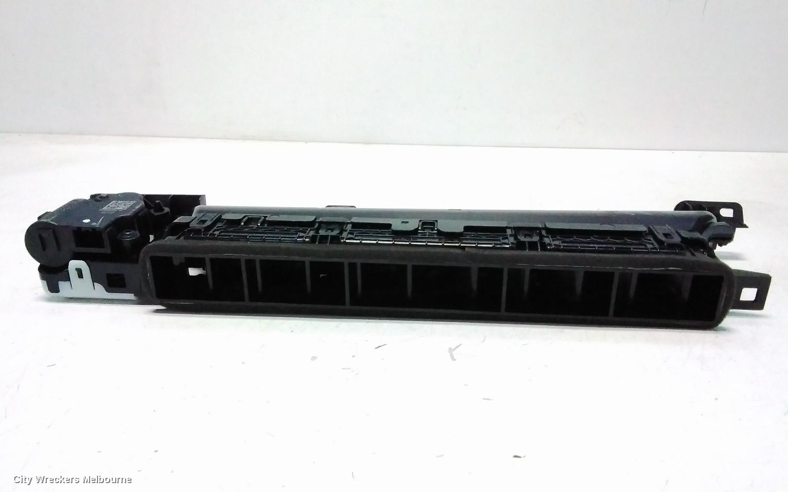 TESLA MODEL 3, 1ST GEN, 06/2019 ONWARDS, DASH AIRVENT -P-1807654-00-A: 121566