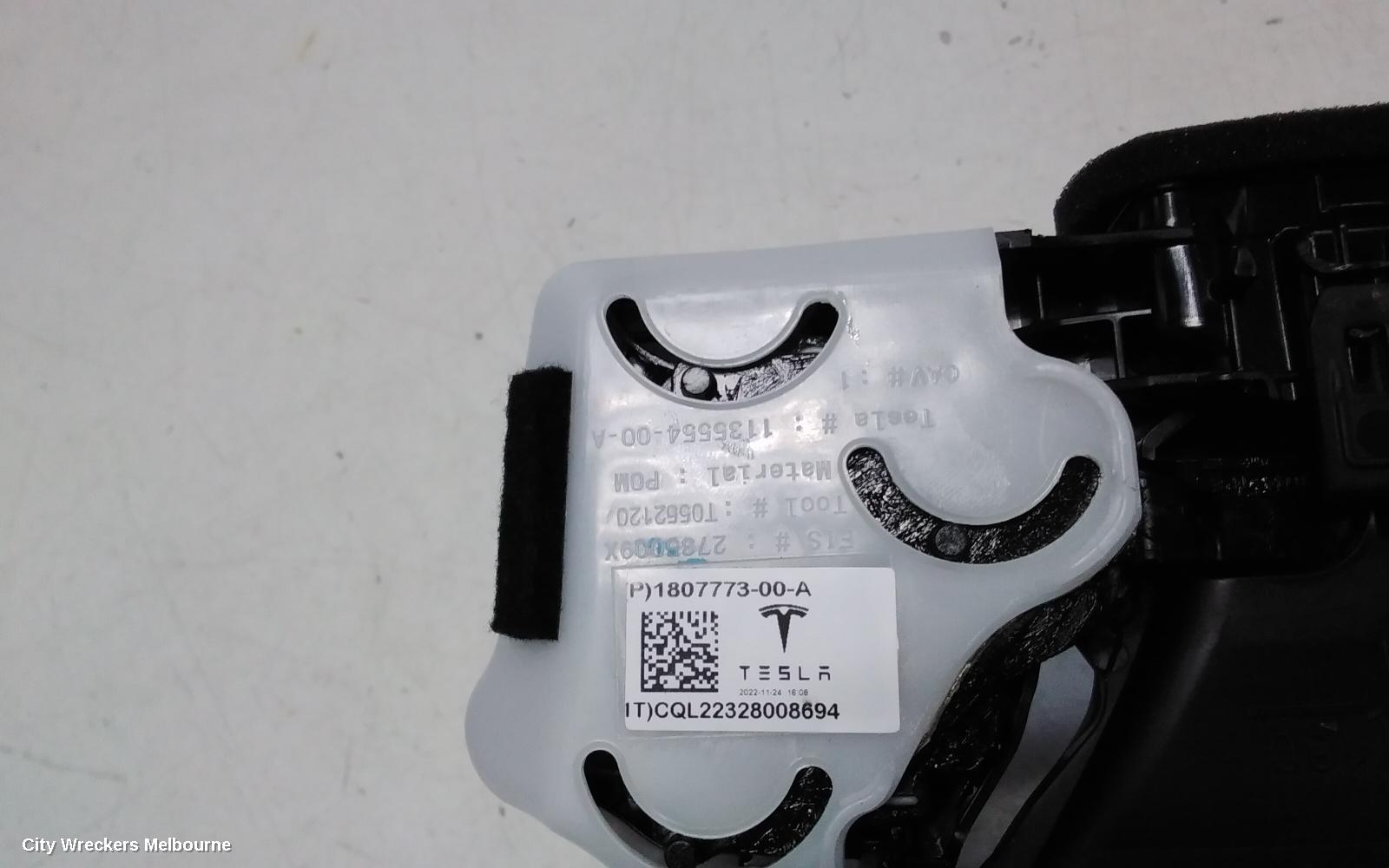 TESLA MODEL 3, 1ST GEN, 06/2019 ONWARDS, DASH AIRVENT P-1807773-00-A: 121567