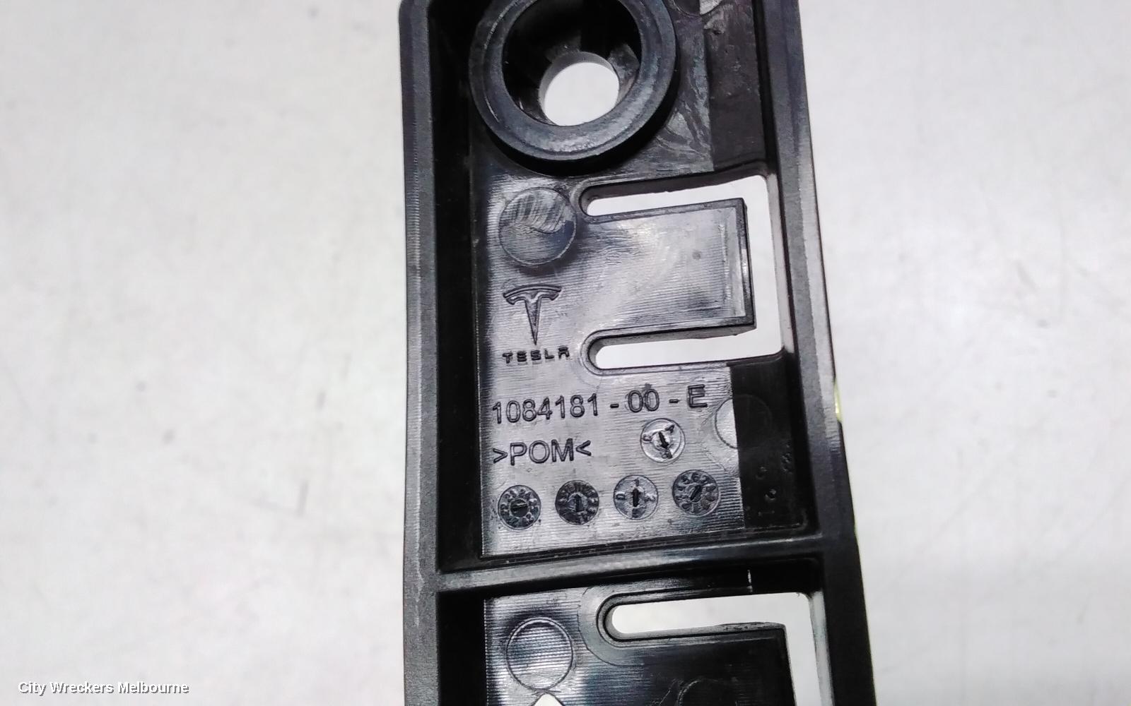 TESLA MODEL 3, 1ST GEN, 06/2019 ONWARDS, LHF BAR SLIDE: 121574