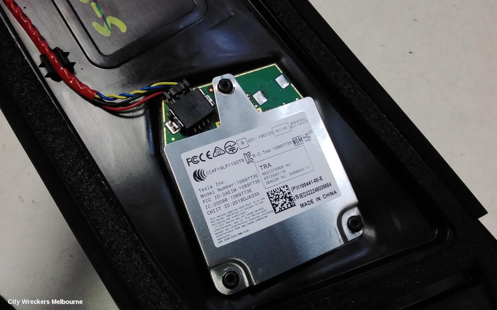 TESLA MODEL 3, 1ST GEN, 06/2019 ONWARDS, B PILLAR CAMERA LHF : 121579