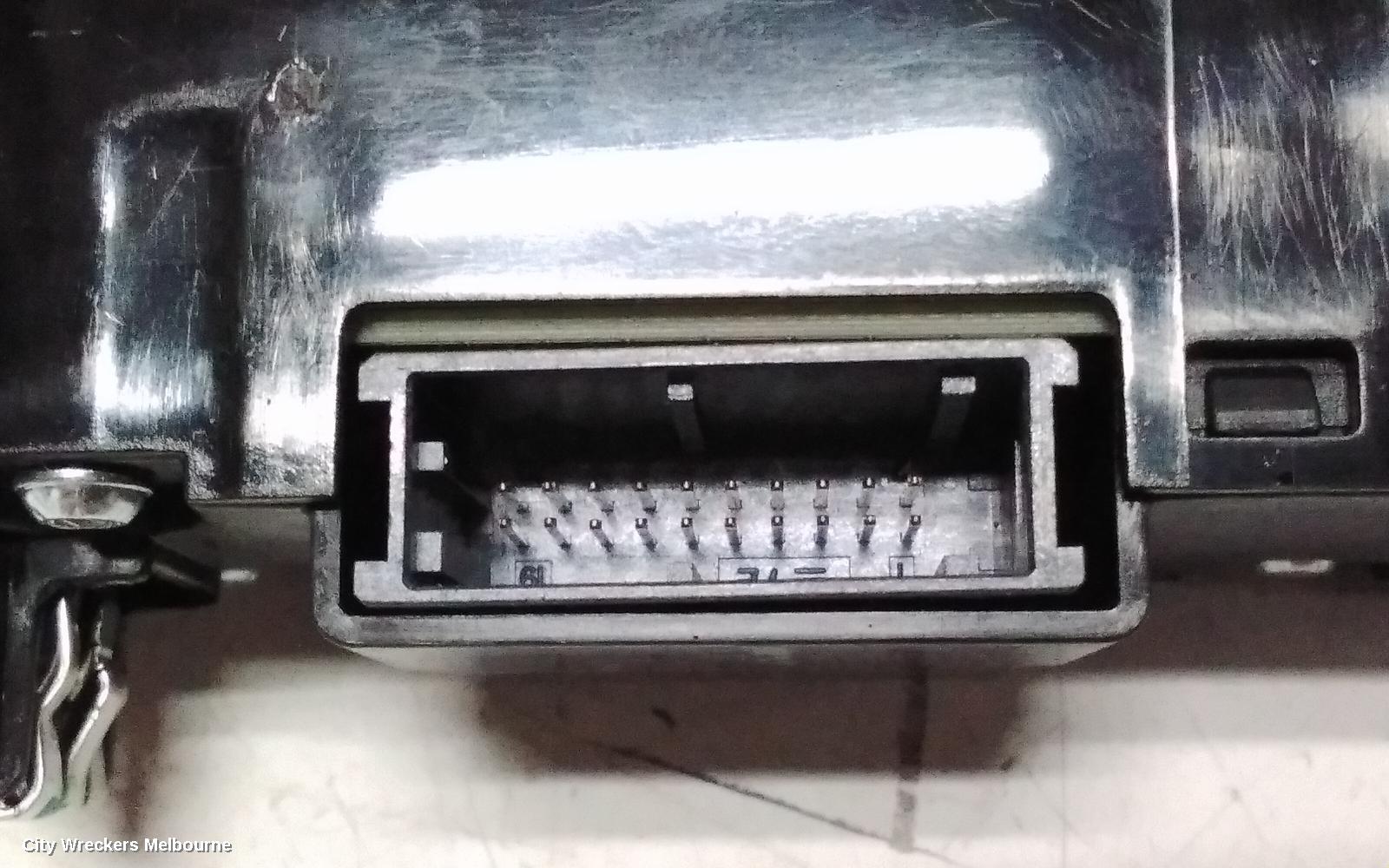 TESLA MODEL 3 COURTESY LIGHT, 1ST GEN, 06/2019 ONWARDS
