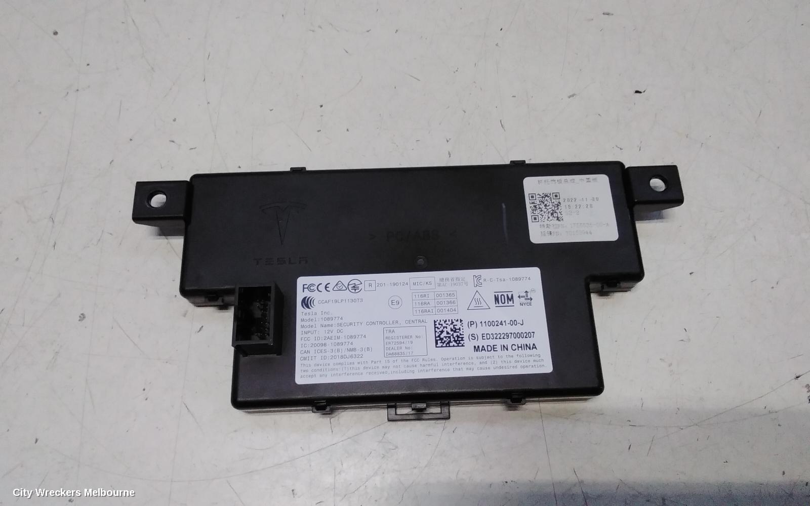 TESLA MODEL 3, 1ST GEN, 06/2019 ONWARDS, TESLA MODEL 3 CONTROL UNIT CENTRAL LOCKING 1100241-00-J ELECTRICITY 2021: 121649