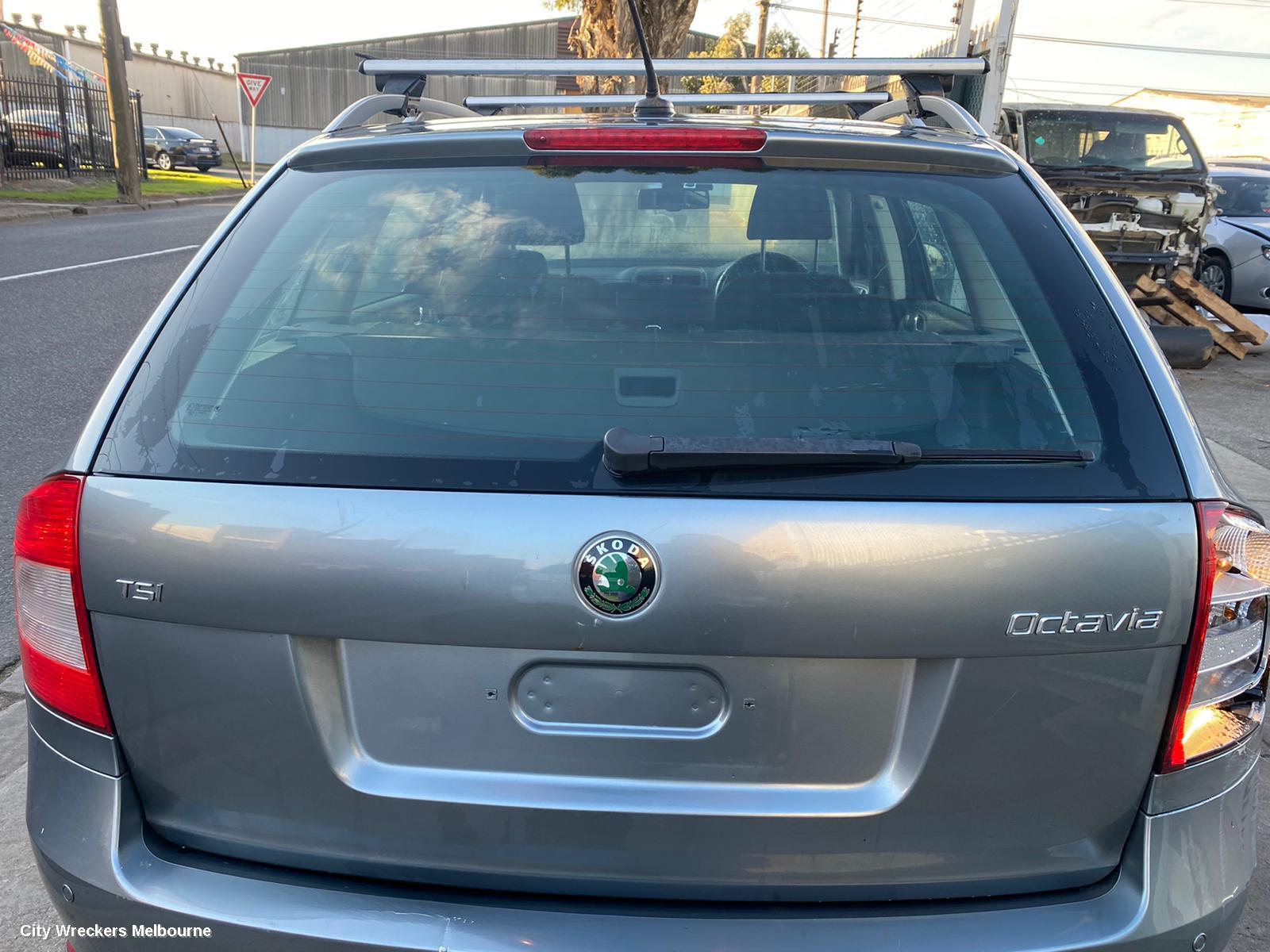 SKODA OCTAVIA LEFT GUARD, 1Z, 05/2009 - 10/2013