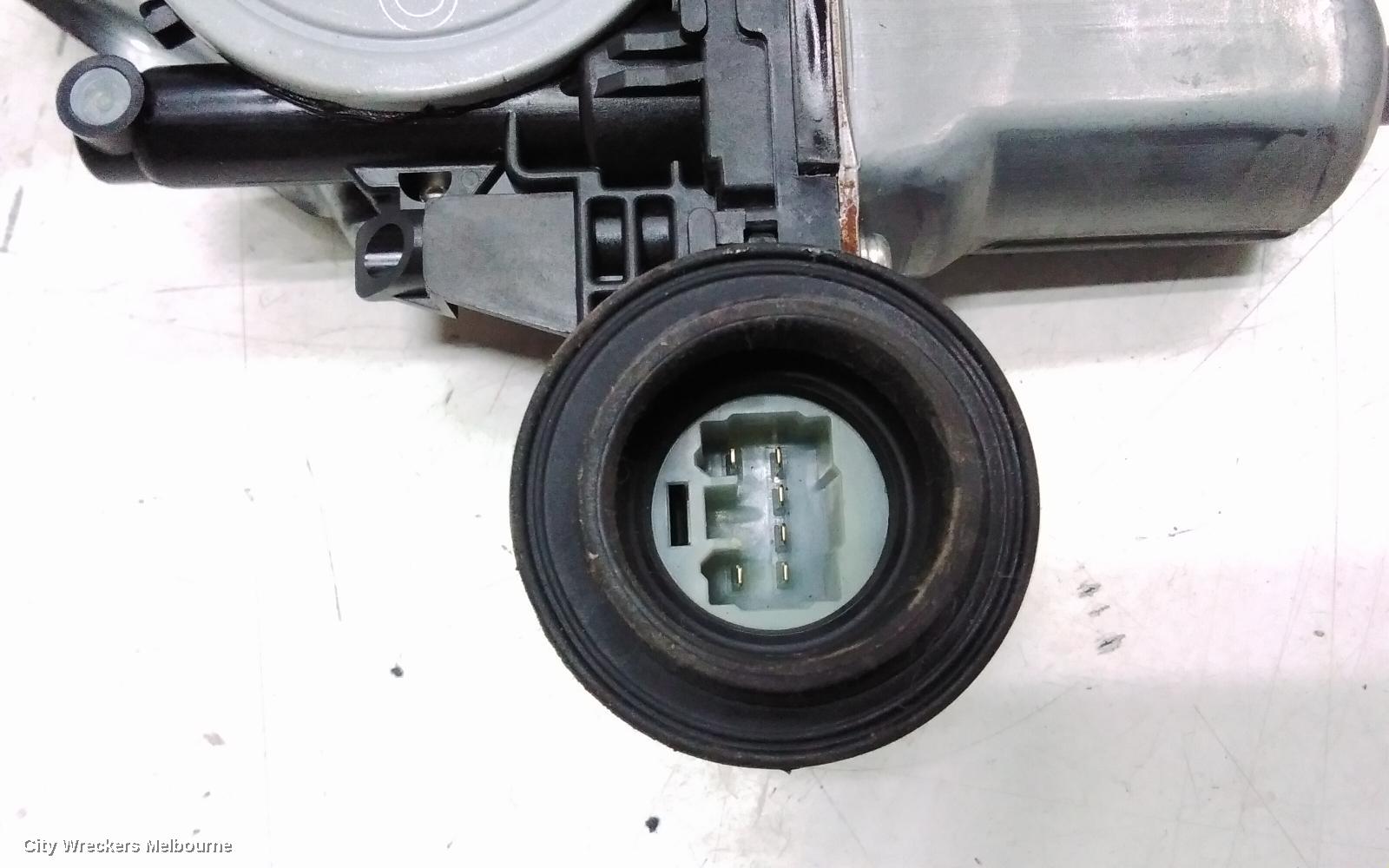 TOYOTA HIACE LEFT FRONT WINDOW REG/MOTOR, DOOR REG AND MOTOR ASSY, TRH/KDH, 03/2005 - 04/2019