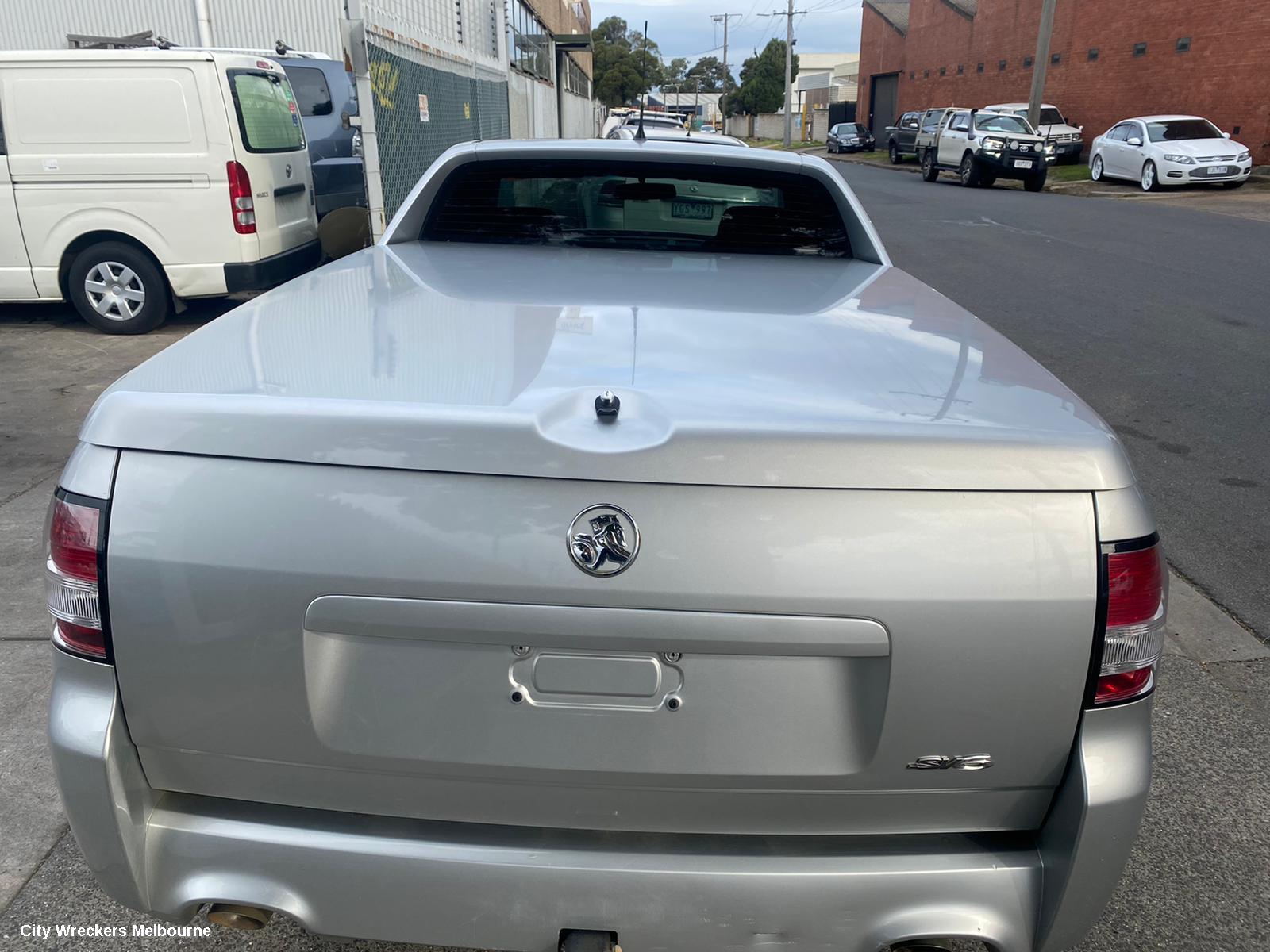 HOLDEN COMMODORE LEFT GUARD LINER, VE, FRONT, 08/2006 - 04/2013
