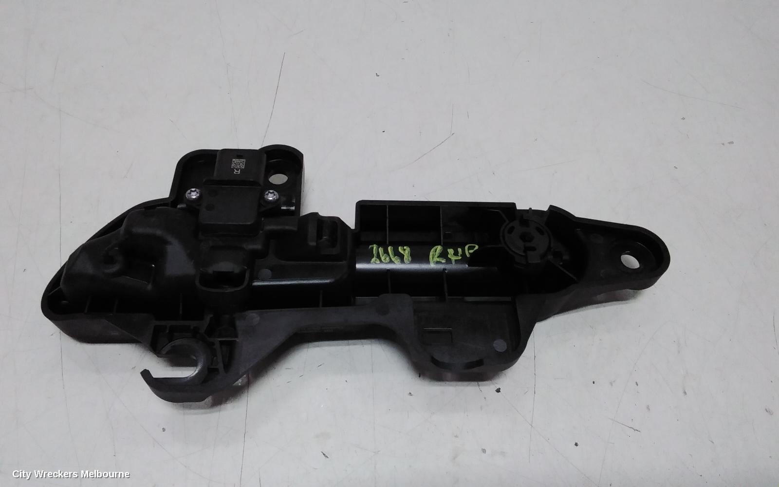 TESLA MODEL 3 DOOR HANDLE, OUTER, RH FRONT/RH REAR, GLOSS BLACK, 1ST GEN, 06/2019 - 08/2023