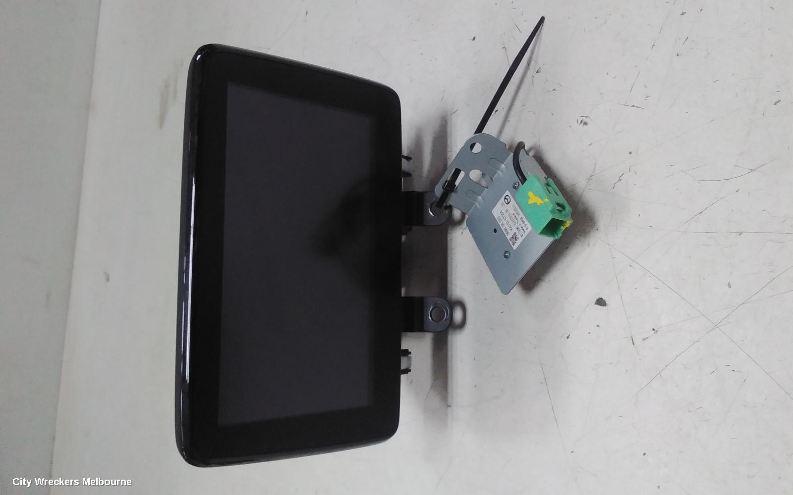 MAZDA 2 RADIO/CD/DVD/SAT/TV, DISPLAY UNIT, 7IN, W/ SAT NAV TYPE, DJ/DL, 09/2014 ONWARDS