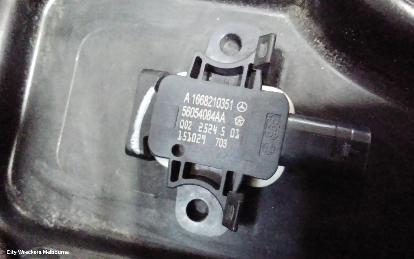 MERCEDES GLE CLASS RIGHT FRONT WINDOW REG/MOTOR, C292, DOOR REG ASSY (REG AND MOTOR), 06/2015 - 04/2019