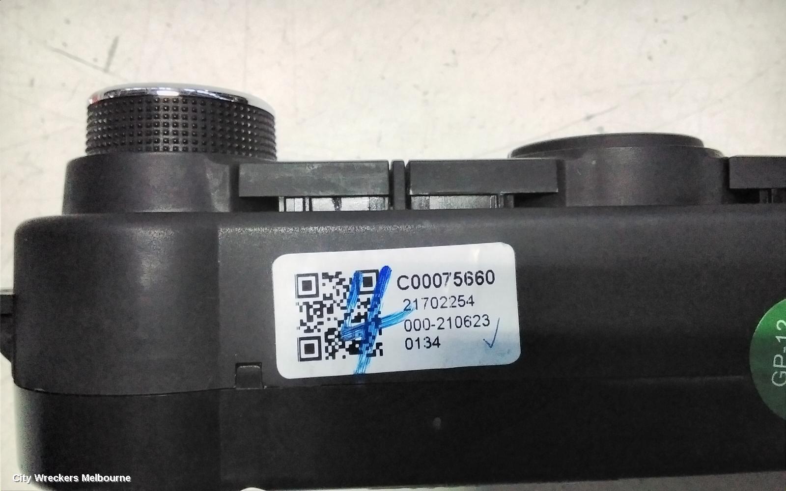 LDV DELIVER 9 HEATER/AC CONTROLS, FRONT, CLIMATE CONTROL TYPE, 07/2020 ONWARDS