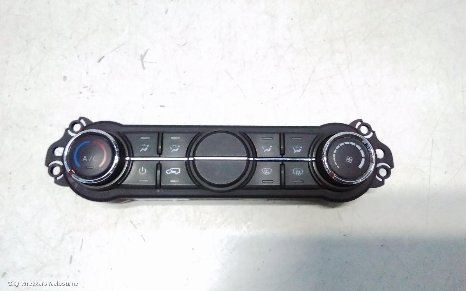 LDV DELIVER 9 HEATER/AC CONTROLS, FRONT, CLIMATE CONTROL TYPE, 07/2020 ONWARDS