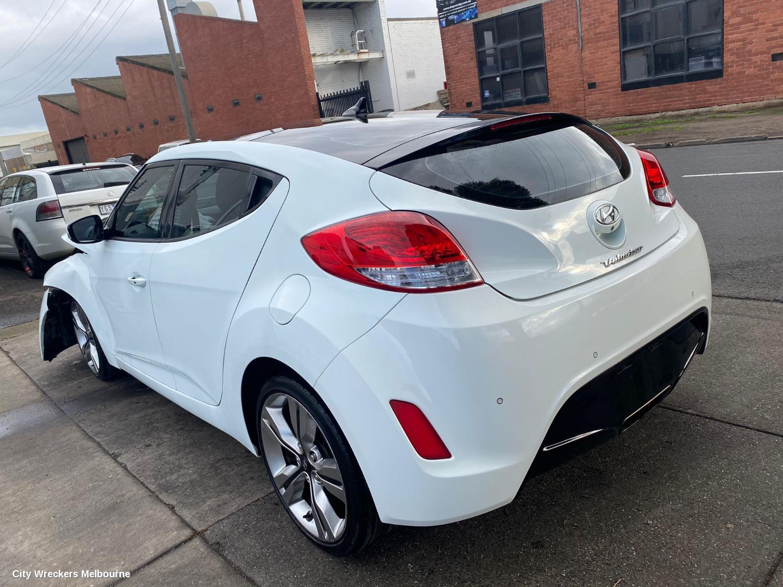 HYUNDAI VELOSTER CONSOLE, FS, 02/2012 - 02/2018