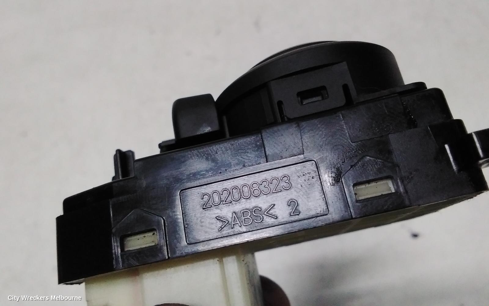 HYUNDAI I20, MIRROR SWITCH, W/ POWER FOLD TYPE, PB, 07/2010 - 12/2015