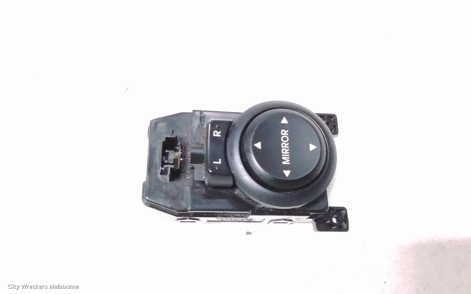 HYUNDAI I20, MIRROR SWITCH, W/ POWER FOLD TYPE, PB, 07/2010 - 12/2015