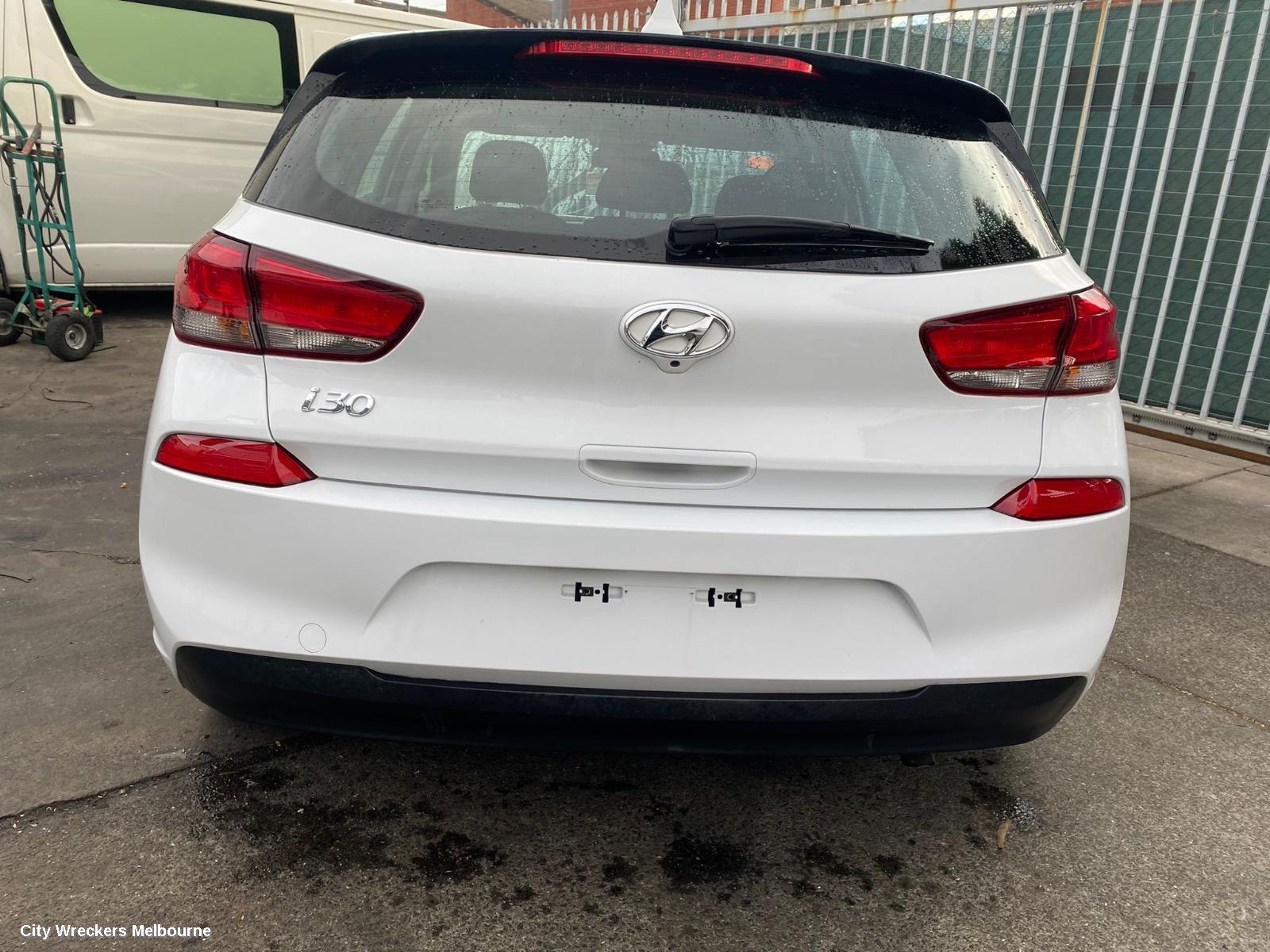 HYUNDAI I30 LEFT INDICATOR/FOG/SIDE, DAYTIME RUNNING LAMP, PD, HATCH (S. KOREA VIN KMMH, GO/ACTIVE/ELITE/SR, SINGLE LED TYPE (3 PIN PLUG), 03/2017 - 08/2020