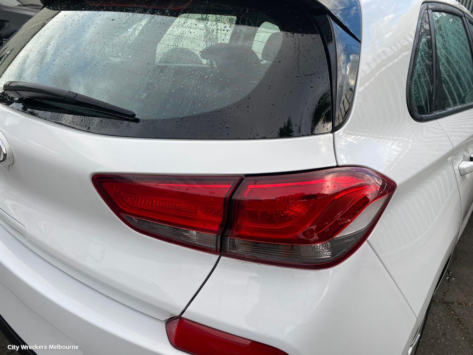 HYUNDAI I30 LEFT INDICATOR/FOG/SIDE, DAYTIME RUNNING LAMP, PD, HATCH (S. KOREA VIN KMMH, GO/ACTIVE/ELITE/SR, SINGLE LED TYPE (3 PIN PLUG), 03/2017 - 08/2020