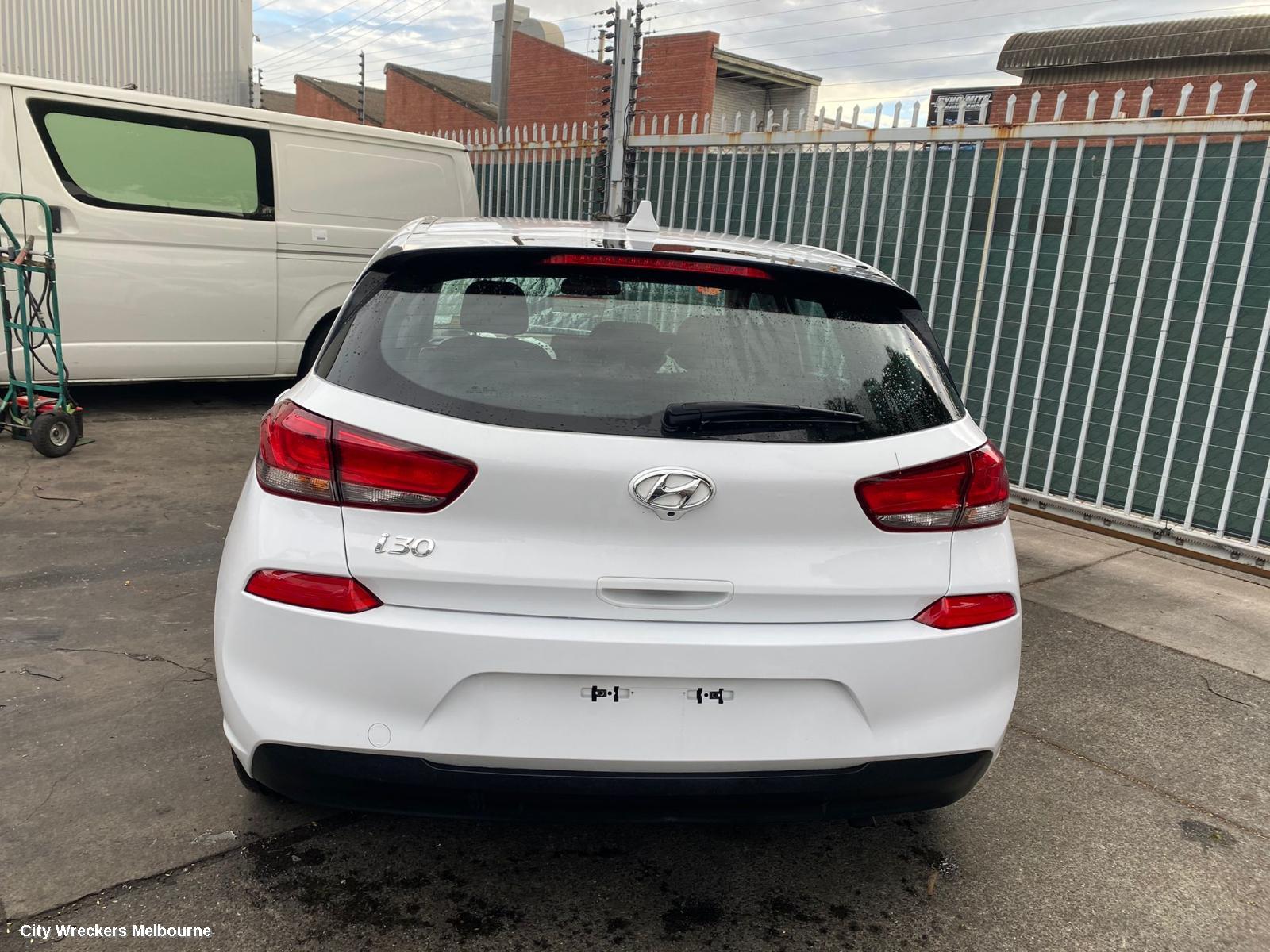 HYUNDAI I30 LEFT INDICATOR/FOG/SIDE, DAYTIME RUNNING LAMP, PD, HATCH (S. KOREA VIN KMMH, GO/ACTIVE/ELITE/SR, SINGLE LED TYPE (3 PIN PLUG), 03/2017 - 08/2020