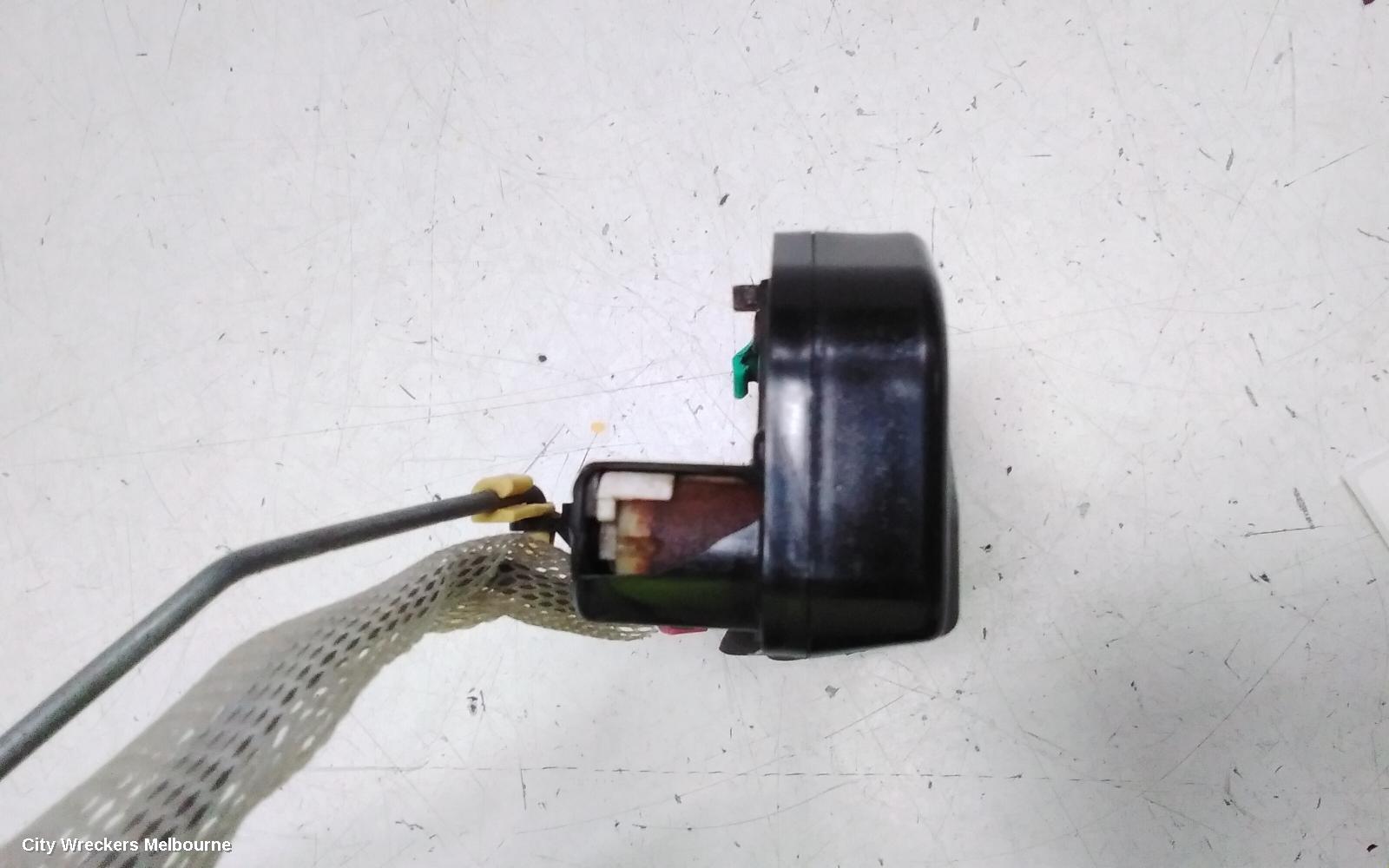 CHRYSLER 300C DOOR/BOOT/GATE LOCK, RIGHT FRONT DOOR LOCK, LX, 4 PIN TYPE, 12/2011 - 12/2021