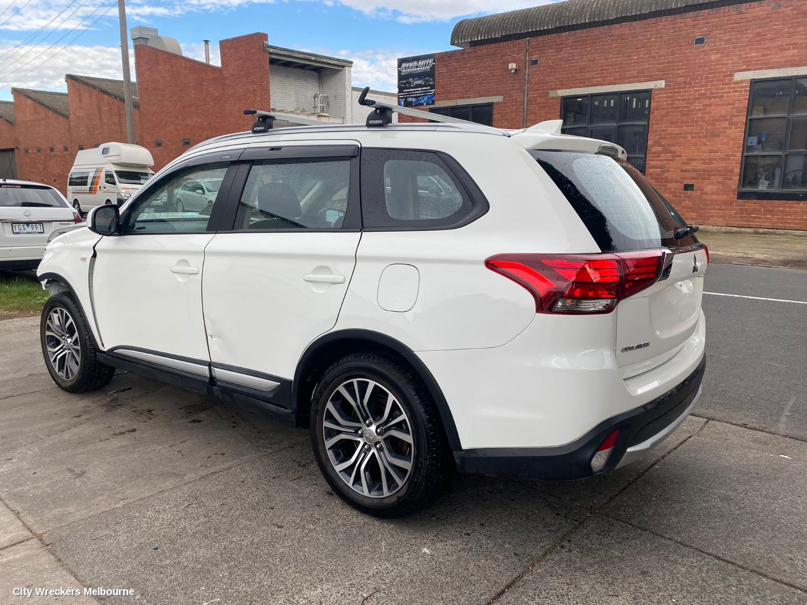 MITSUBISHI OUTLANDER, ZK, 04/2015 - 07/2021, FACIA: 78405