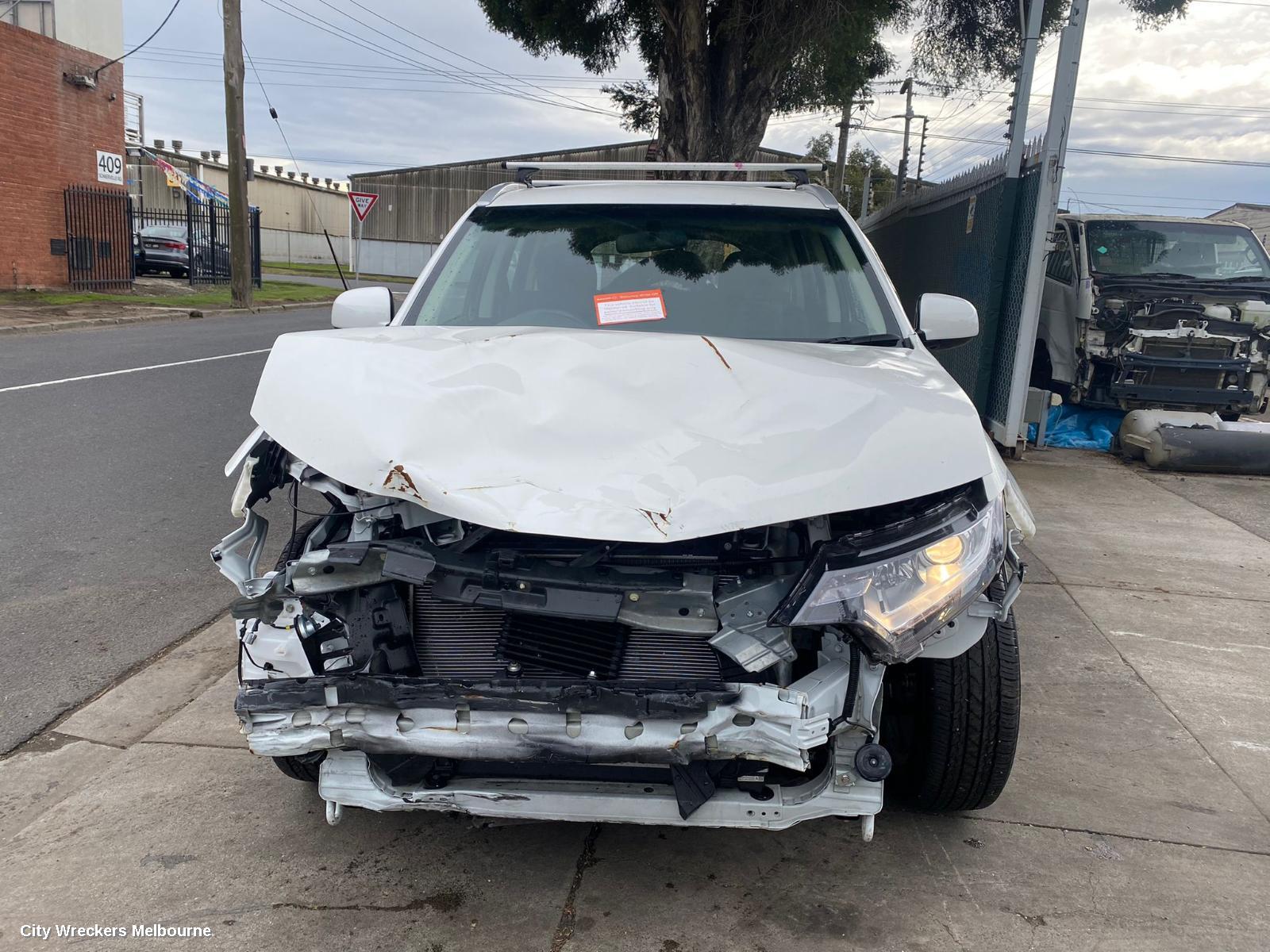 MITSUBISHI OUTLANDER, ZK, 04/2015 - 07/2021, FACIA: 78405