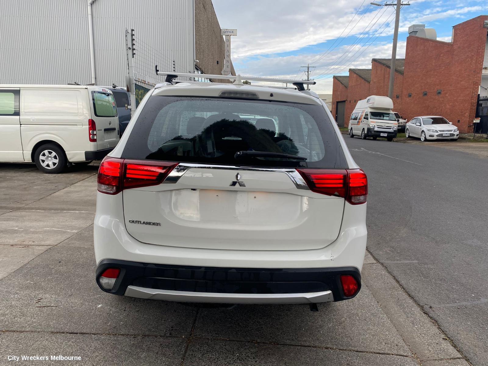 MITSUBISHI OUTLANDER, ZK, 04/2015 - 07/2021, FACIA: 78405