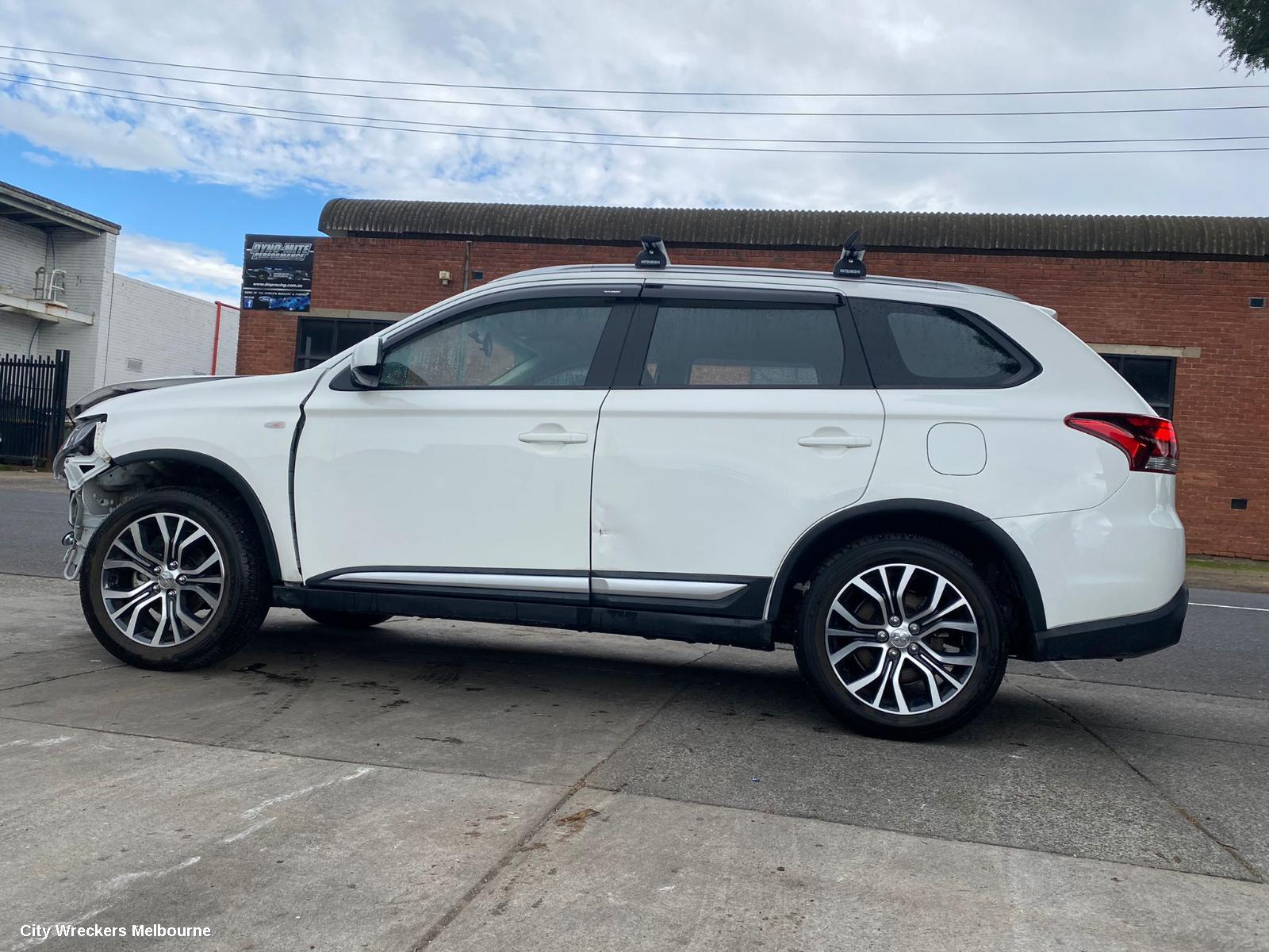 MITSUBISHI OUTLANDER, ZK, 04/2015 - 07/2021, FACIA: 78405