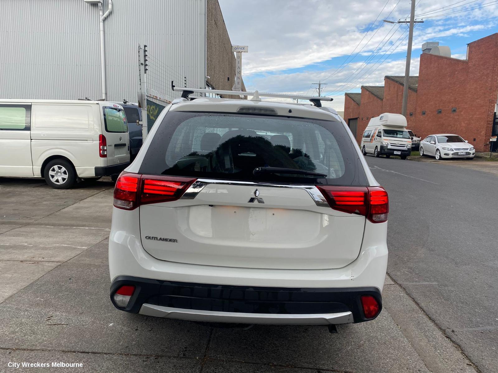 MITSUBISHI OUTLANDER, ZK, 04/2015 - 07/2021, FACIA: 78405