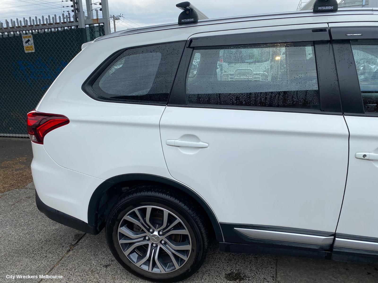 MITSUBISHI OUTLANDER, ZK, 04/2015 - 07/2021, FACIA: 78405