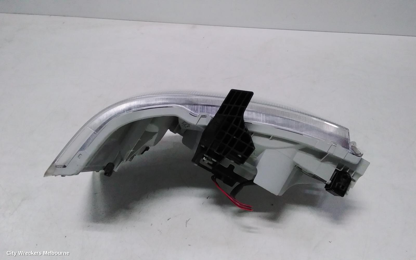 TOYOTA HIACE RIGHT HEADLAMP, TRH/KDH, SLWB, 03/2005 - 08/2010