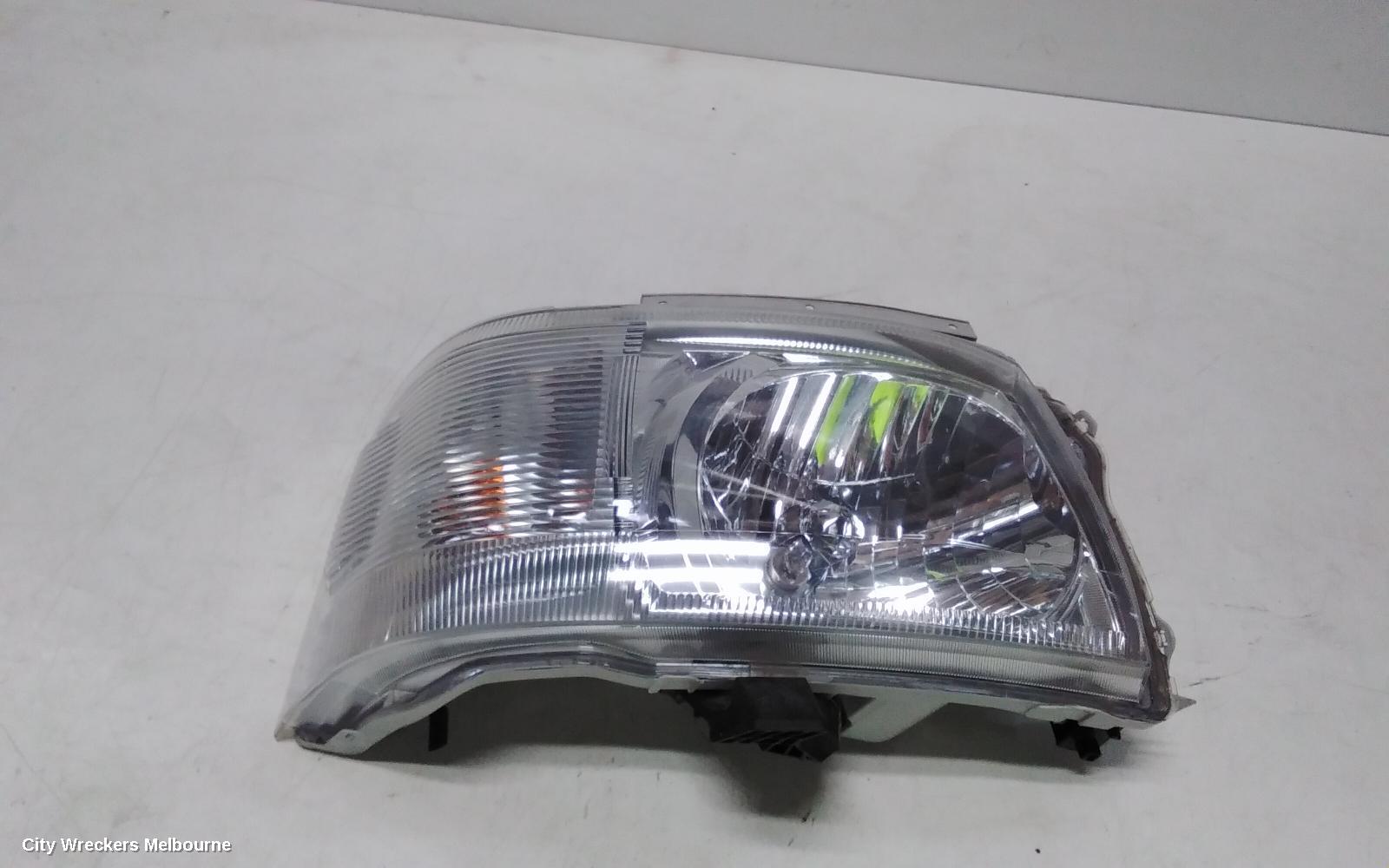TOYOTA HIACE RIGHT HEADLAMP, TRH/KDH, SLWB, 03/2005 - 08/2010