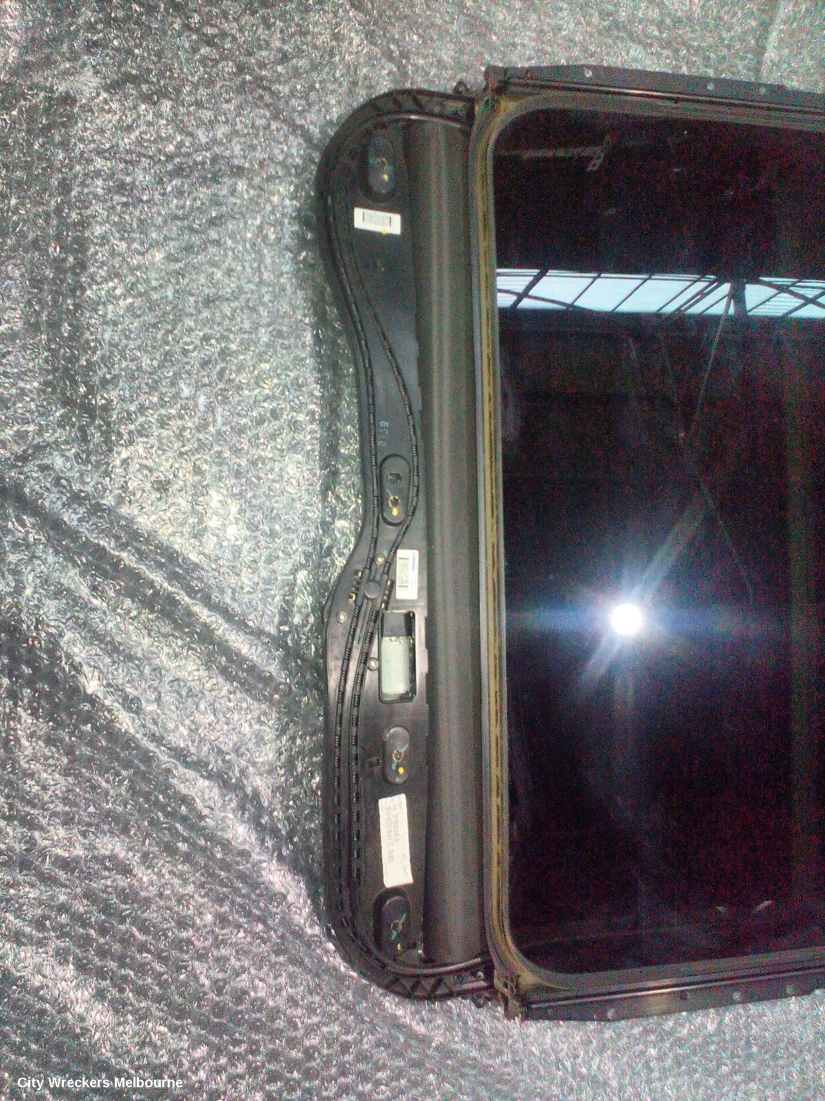 PORSCHE CAYENNE ROOF GLASS/SUNROOF/T, 92A, 07/2010 - 04/2018