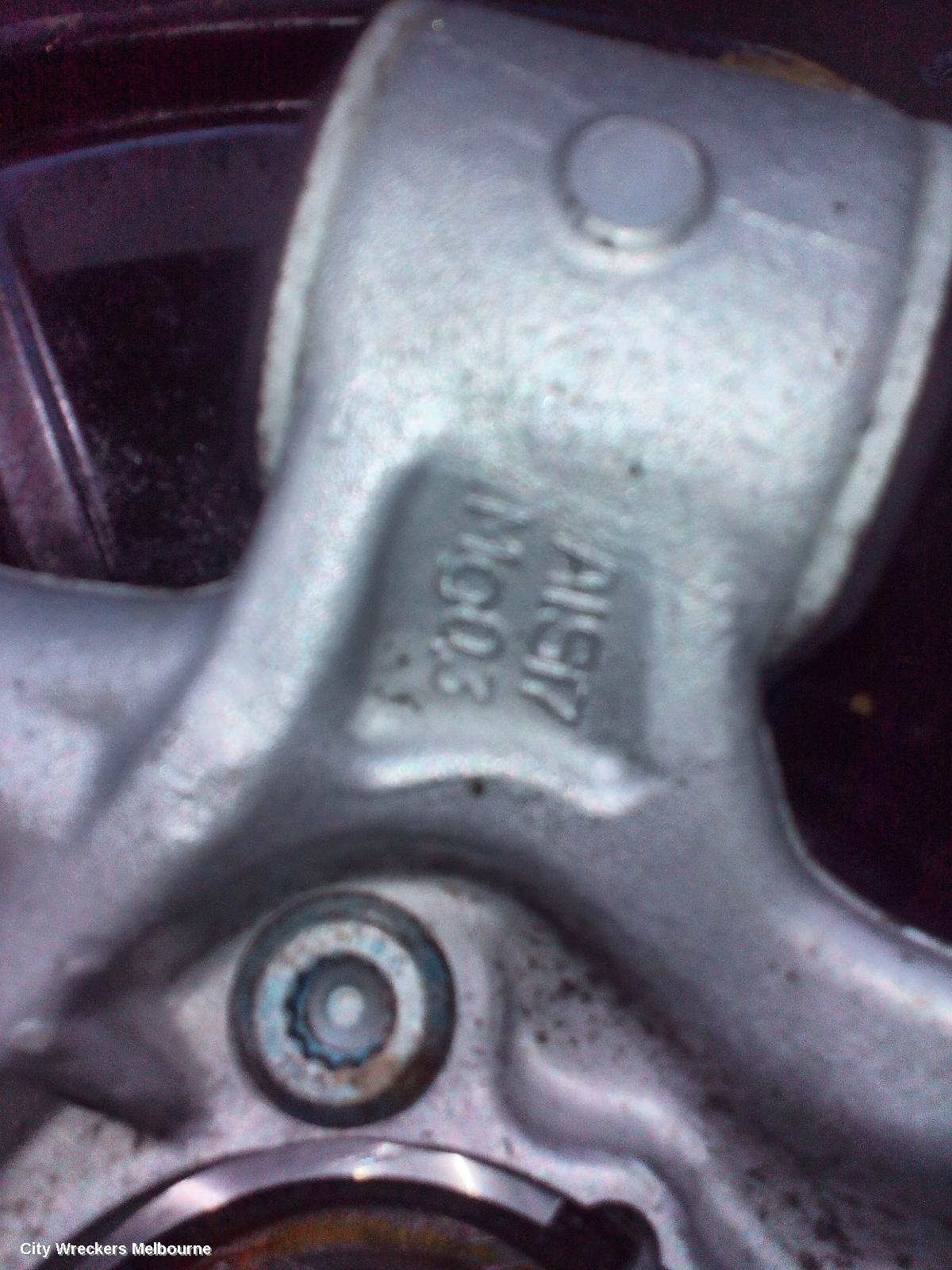 PORSCHE CAYENNE LEFT REAR HUB ASSEMBLY, 92A, 11/2014 - 04/2018