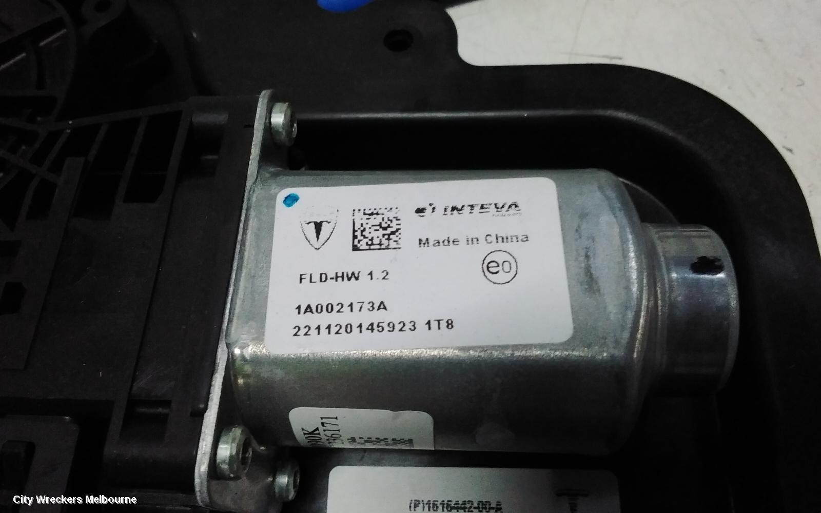 TESLA MODEL 3 LEFT FRONT WINDOW REG/MOTOR, 1ST GEN, 06/2019 ONWARDS